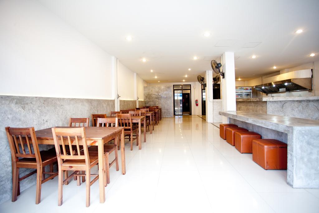 Chill Patong Hotel Exterior foto